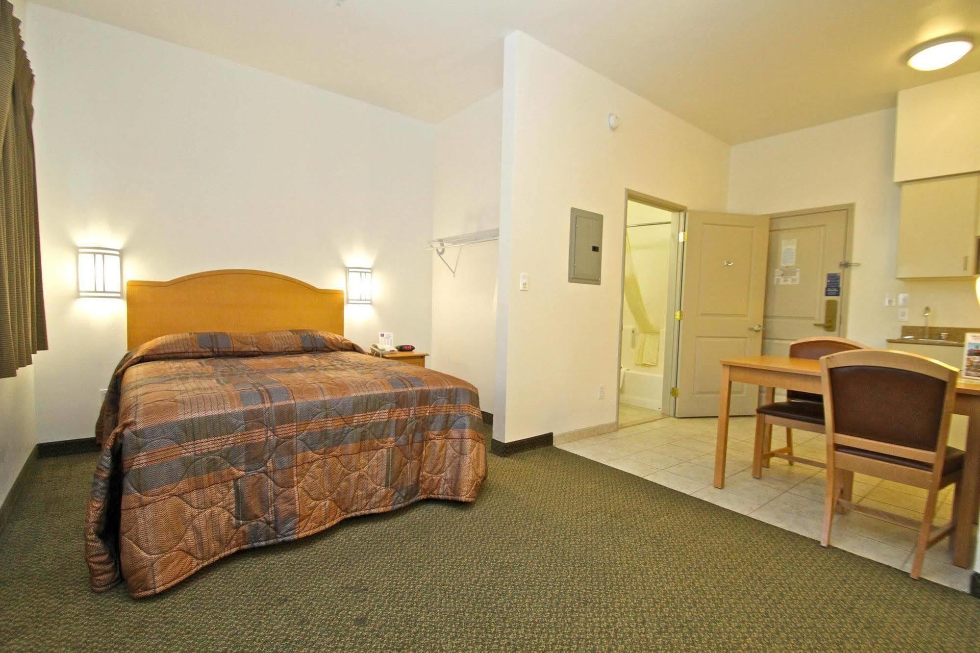Hotel 6-bakersfield, Ca Bakersfield